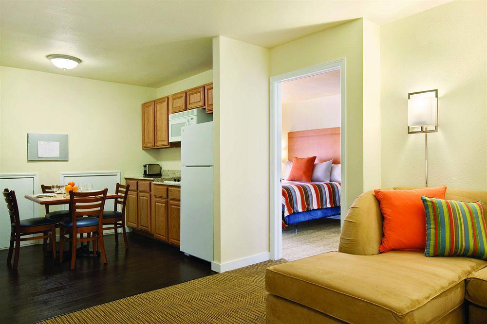 Hyatt House - University Village コロラドスプリングス エクステリア 写真